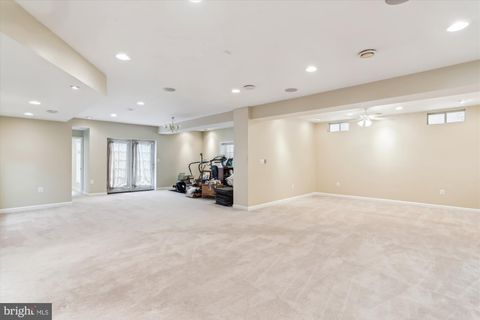listing image 102