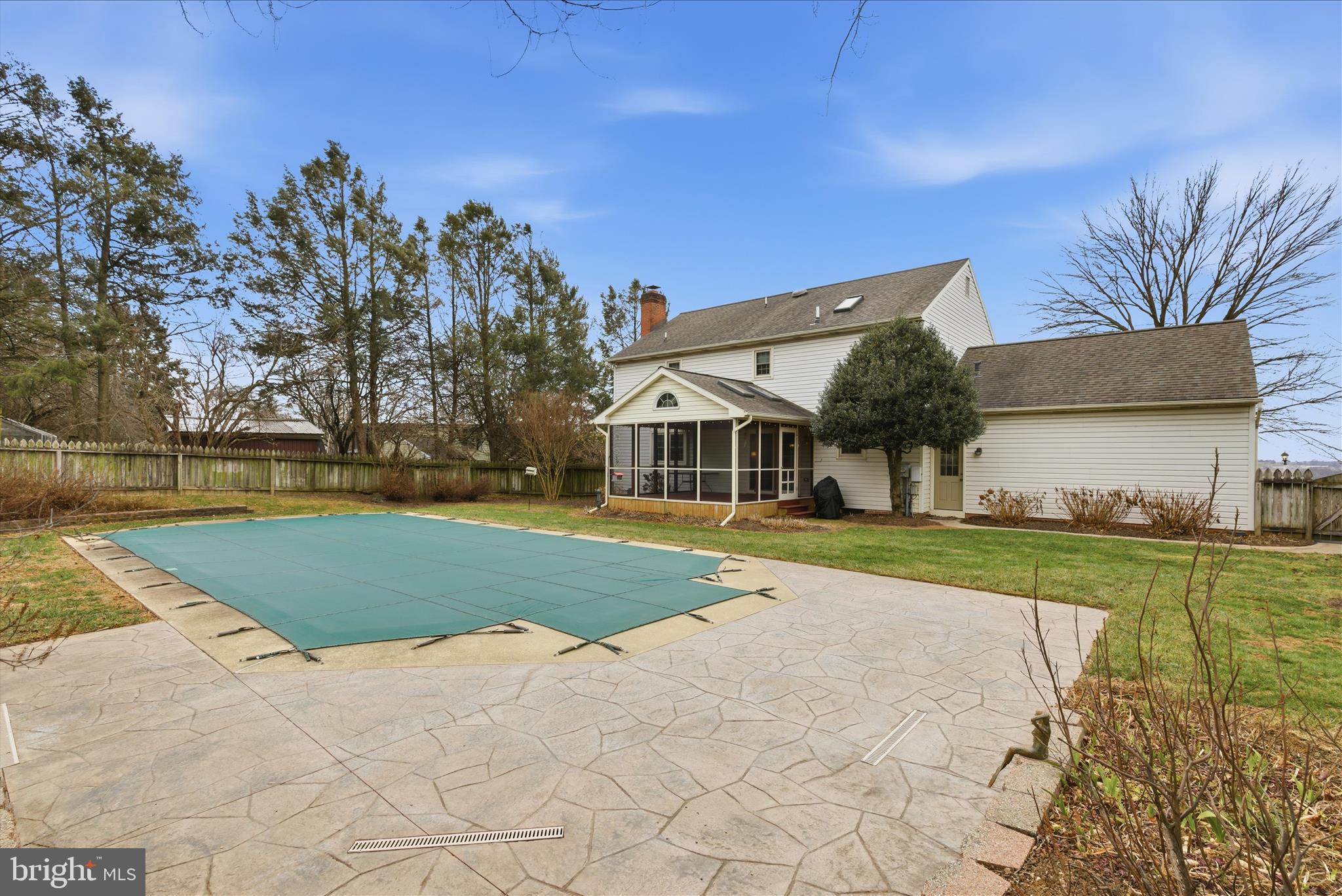 HI VIEW ESTATES - Residential