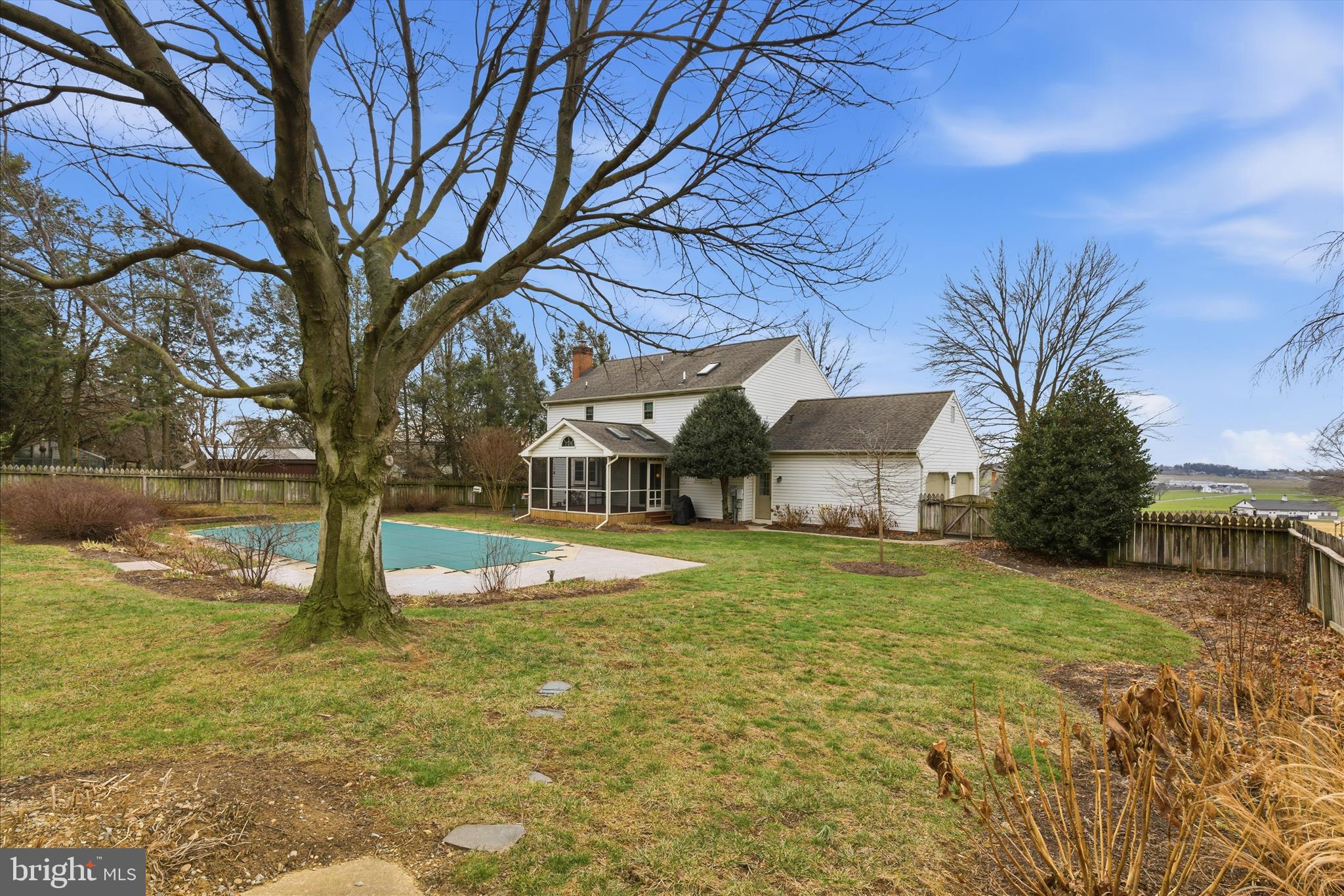 HI VIEW ESTATES - Residential