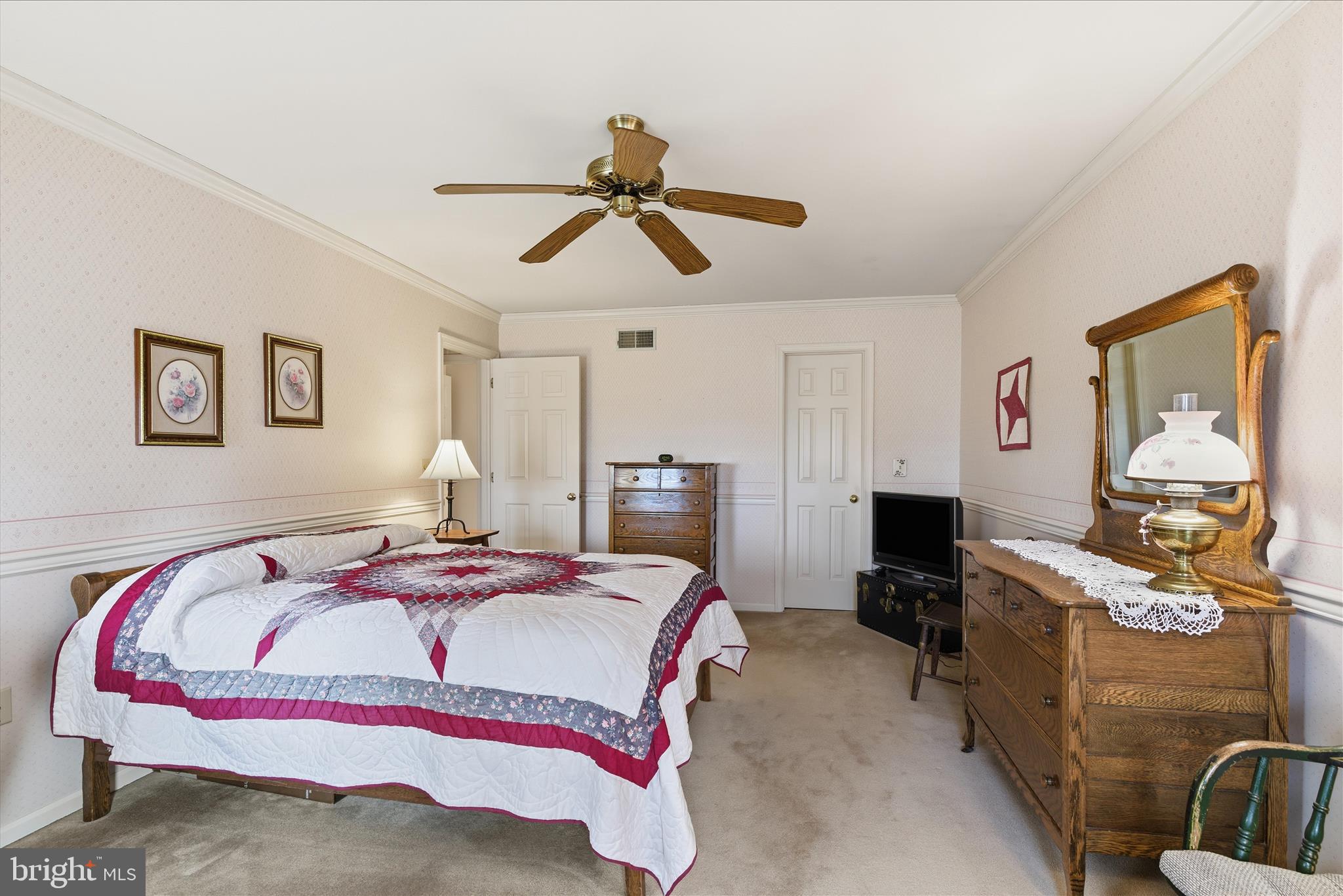 HI VIEW ESTATES - Residential