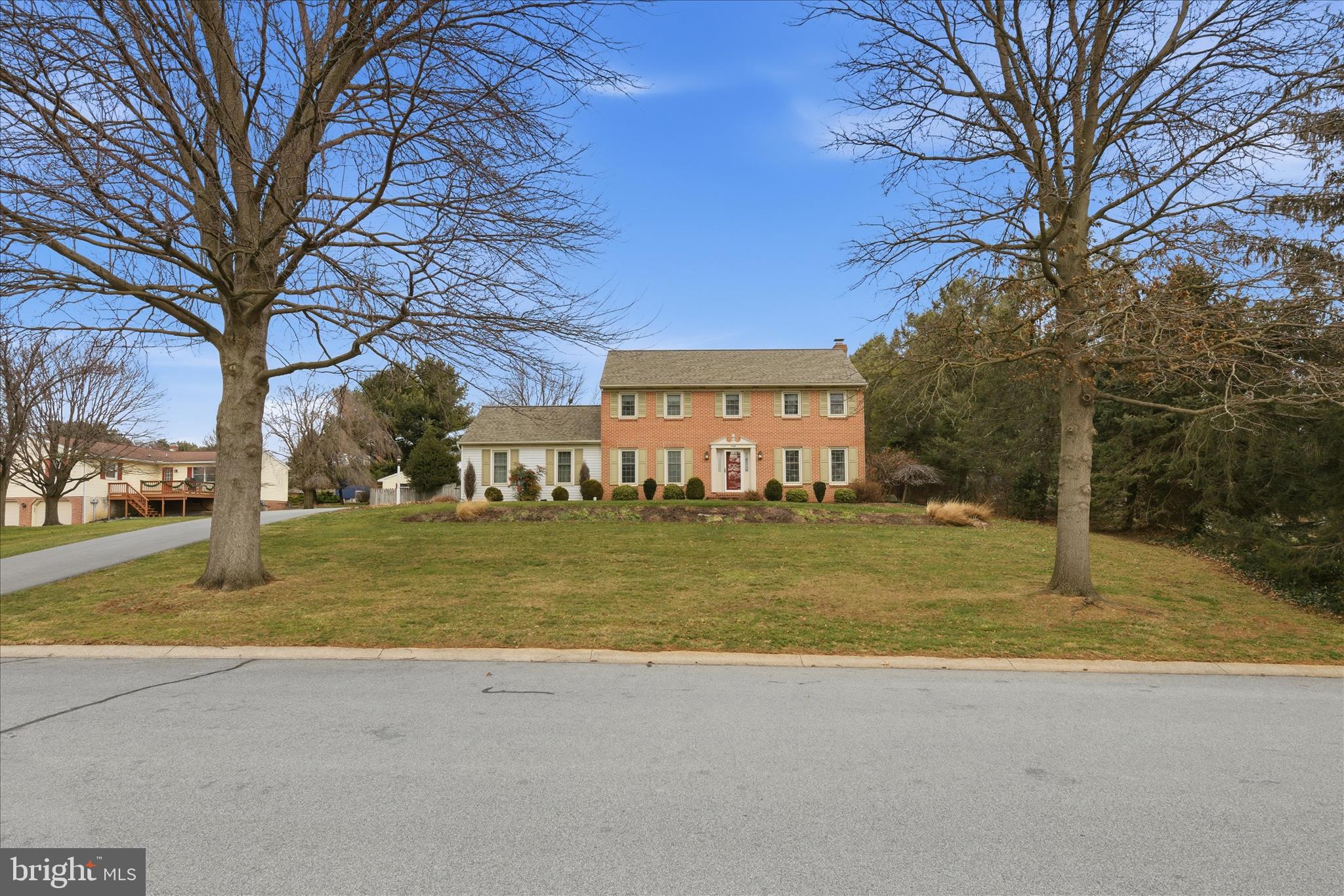 HI VIEW ESTATES - Residential