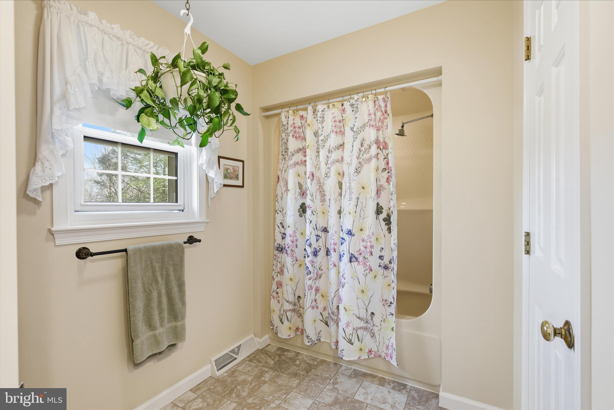 HI VIEW ESTATES - Residential