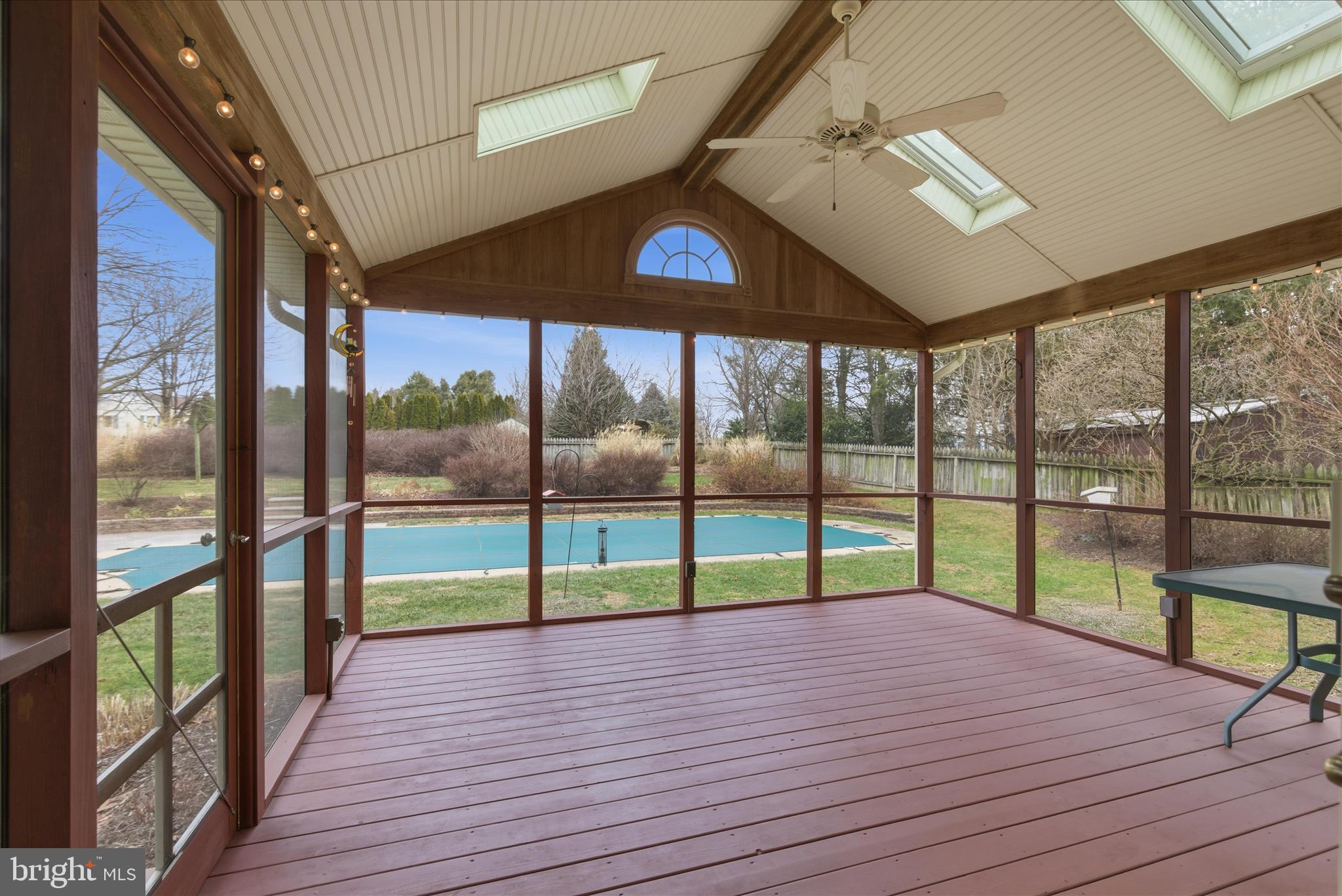 HI VIEW ESTATES - Residential