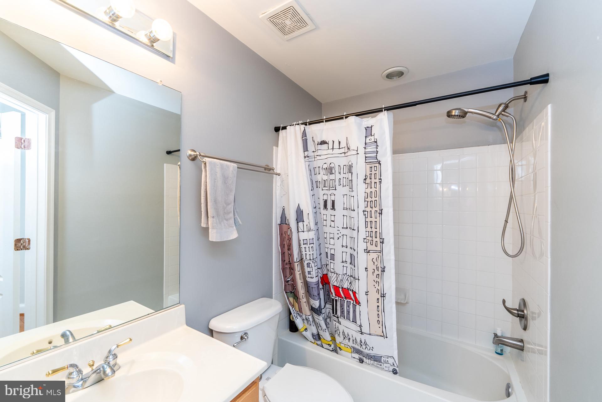 FAIRFAX CENTER - Residential Lease