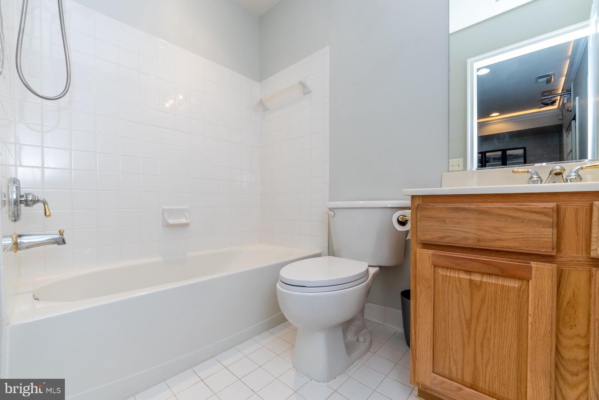 FAIRFAX CENTER - Residential Lease