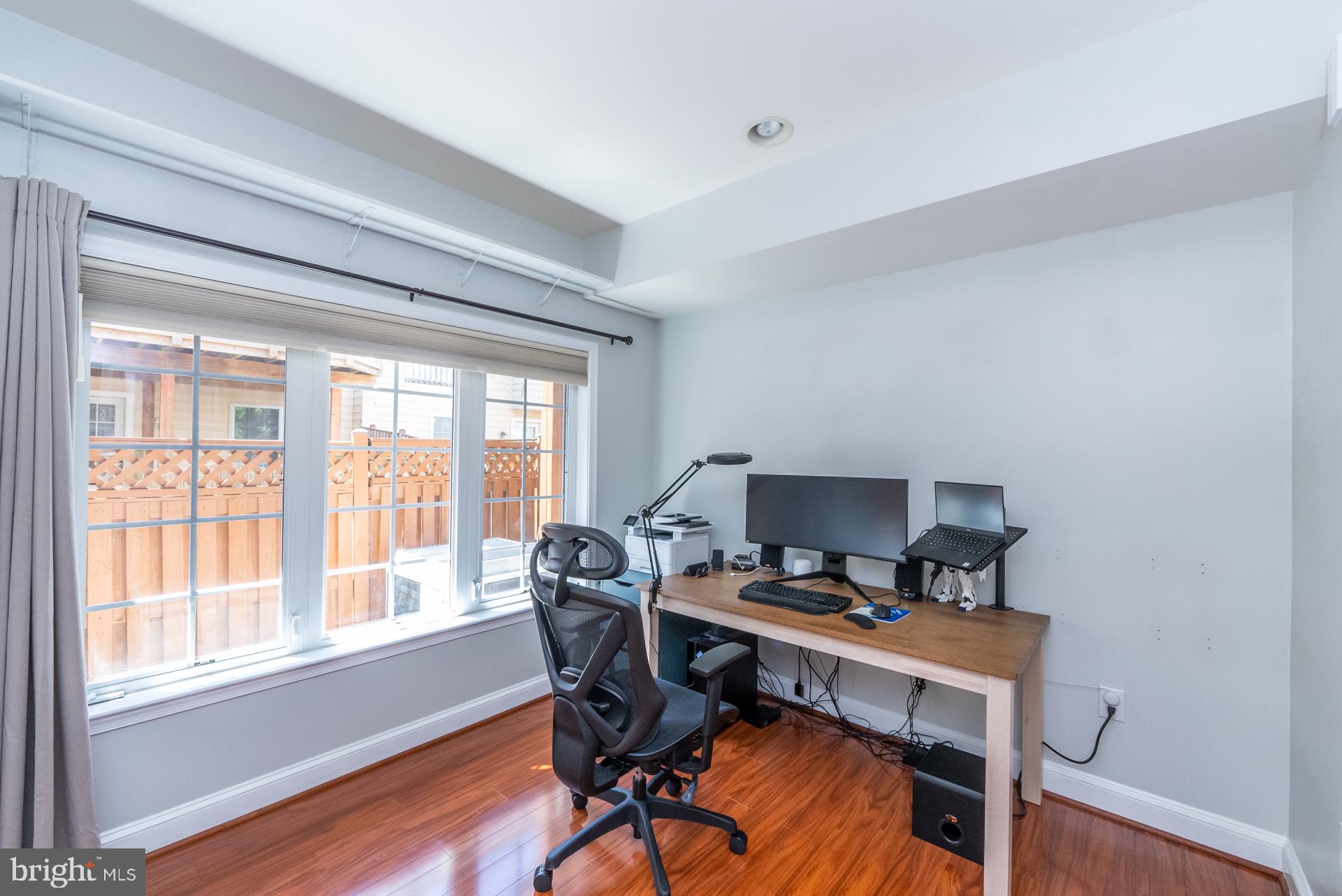 FAIRFAX CENTER - Residential Lease