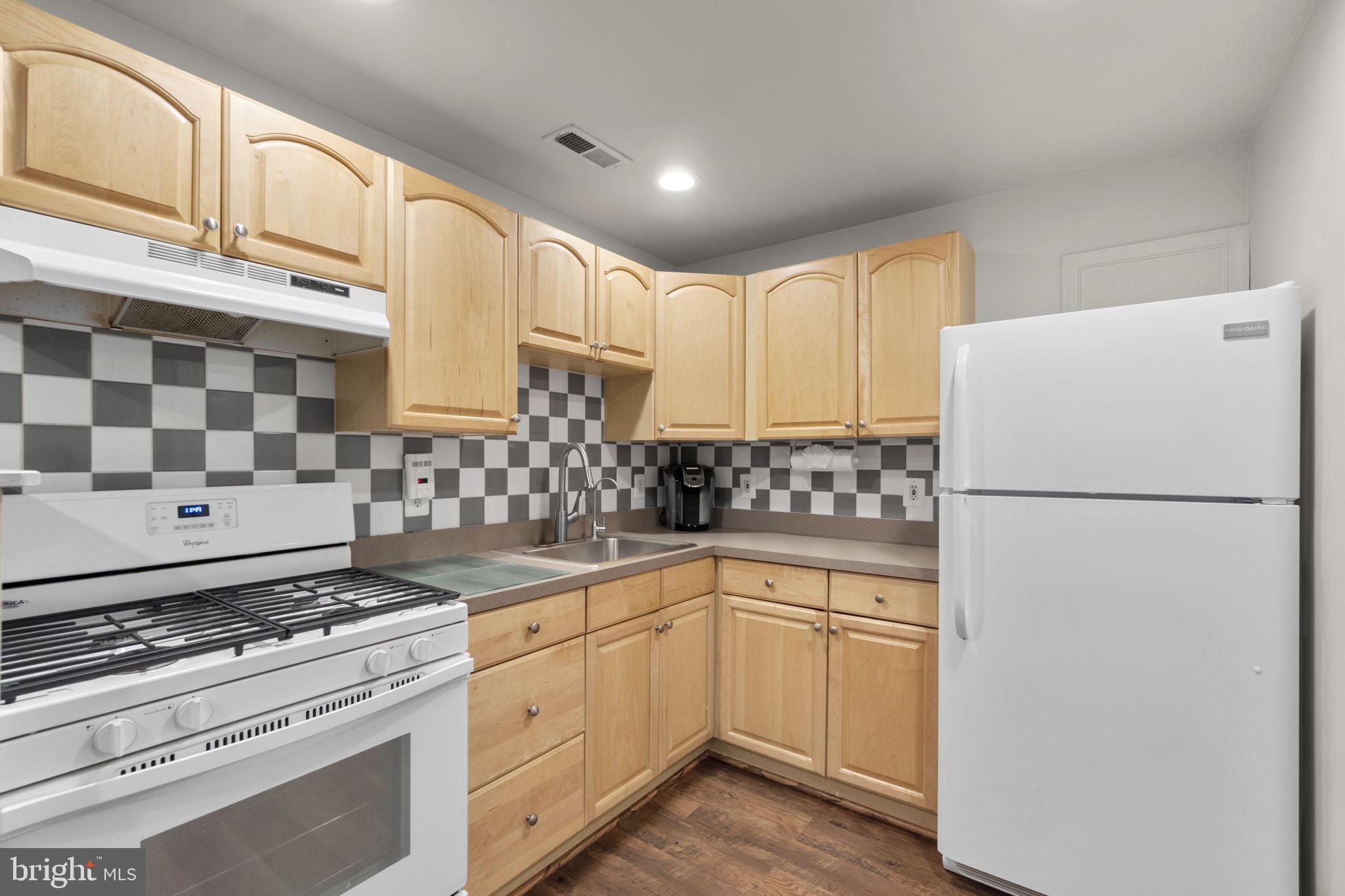 CRYSTAL SPRINGS ESTATES - Residential