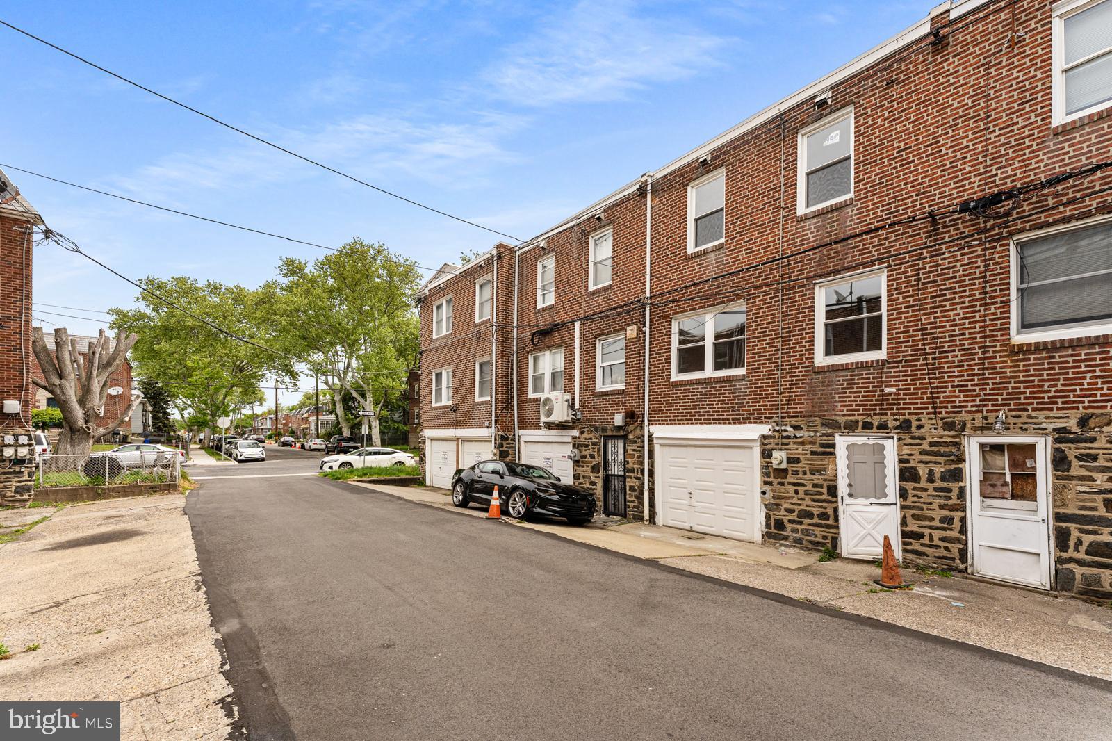 LAWNDALE - Residential