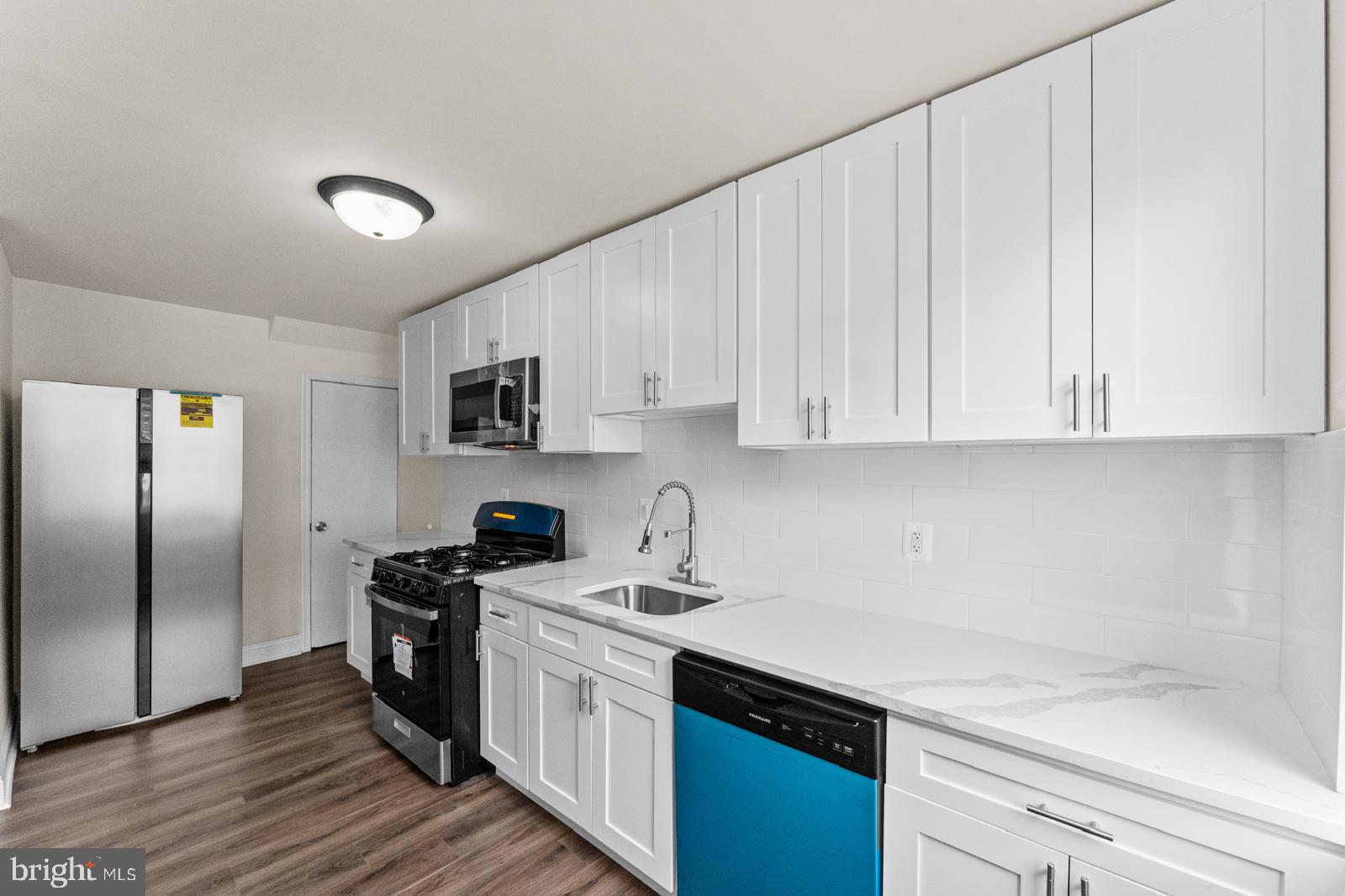 LAWNDALE - Residential