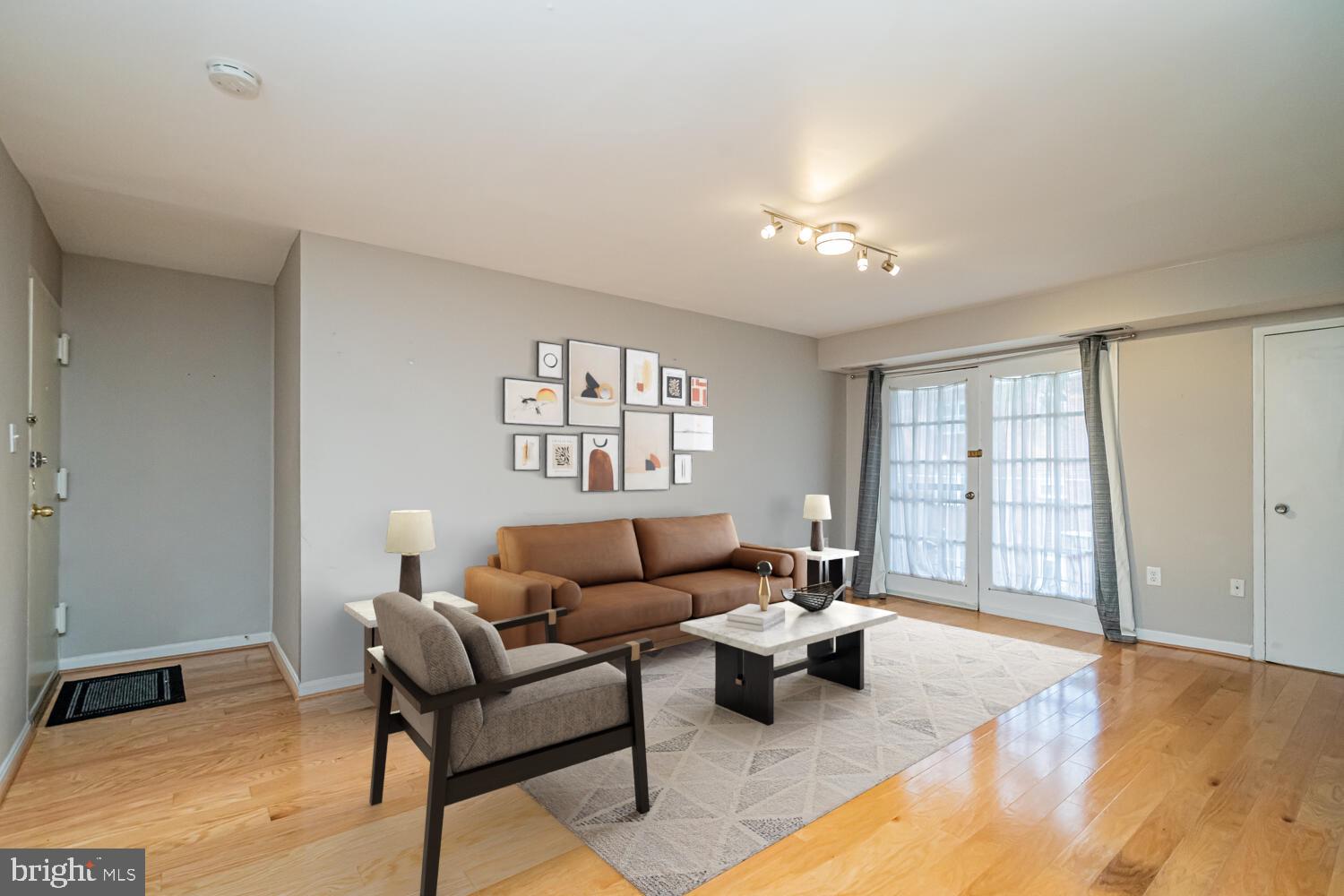 MAYFLOWER SQUARE - Residential