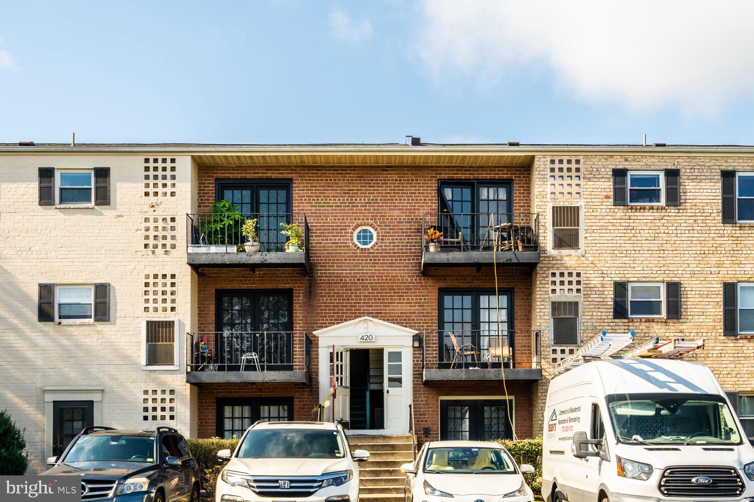 MAYFLOWER SQUARE - Residential