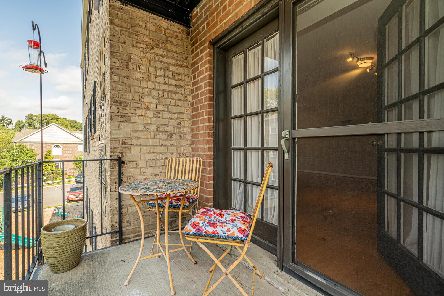 MAYFLOWER SQUARE - Residential