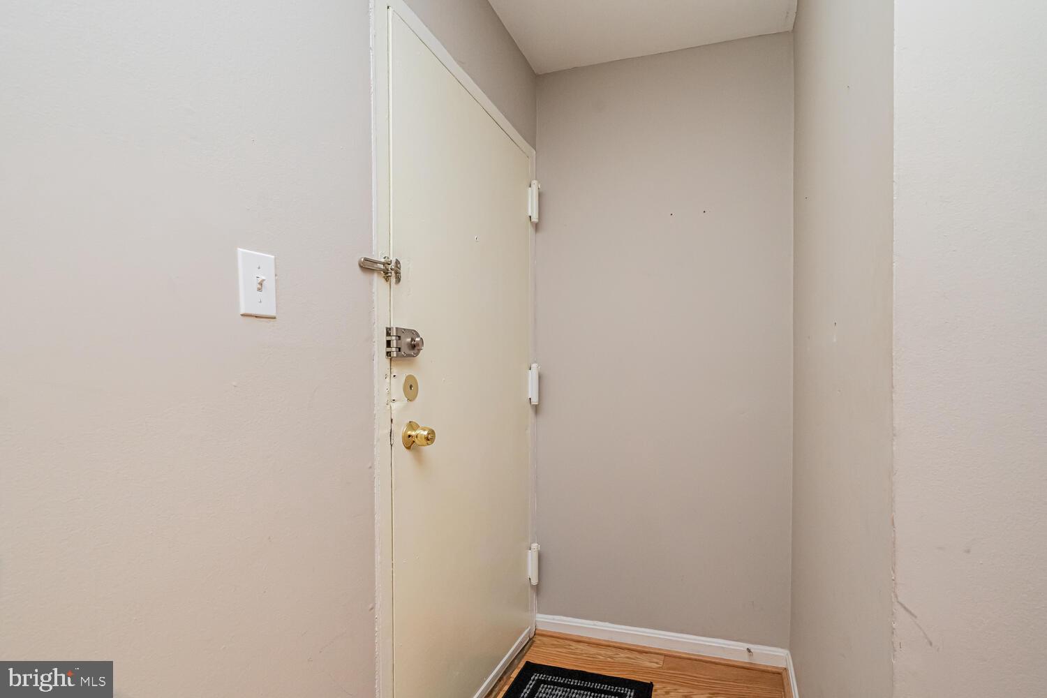 MAYFLOWER SQUARE - Residential