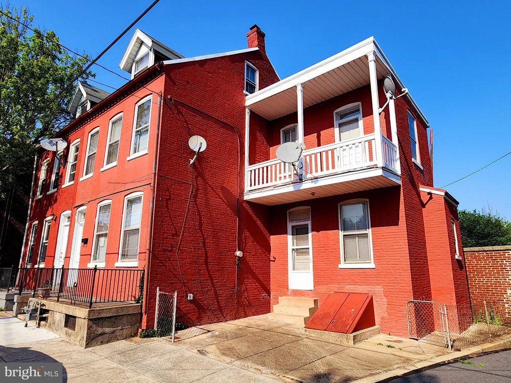 Photo of 17 Coral Street, LANCASTER, PA 17603 (MLS # PALA2077686)