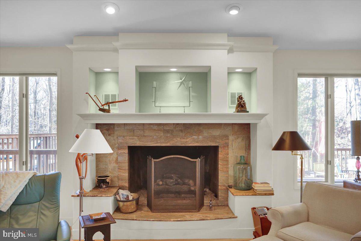 HESSIAN PINES - Residential