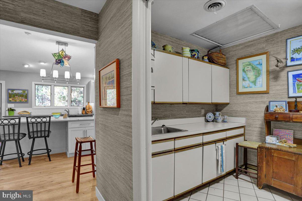 HESSIAN PINES - Residential