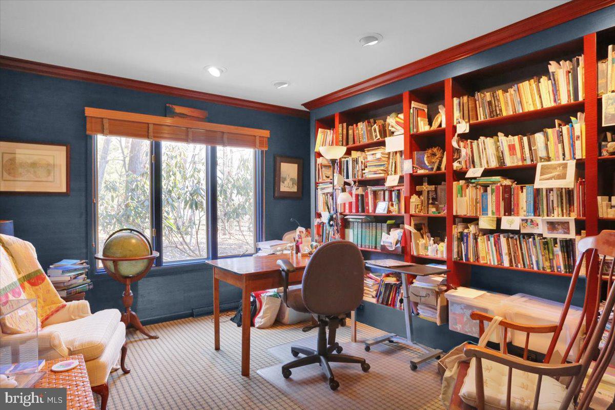 HESSIAN PINES - Residential