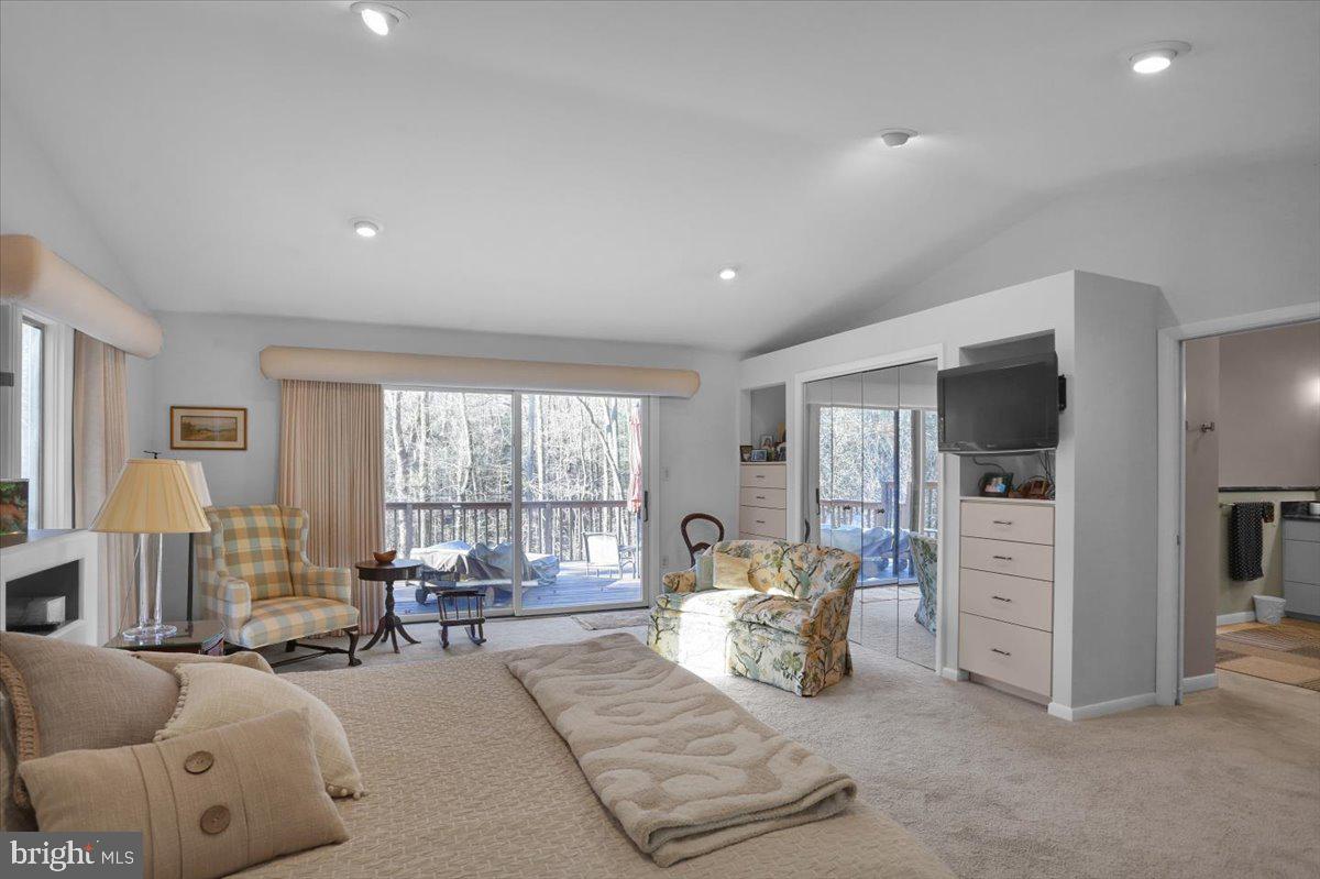 HESSIAN PINES - Residential