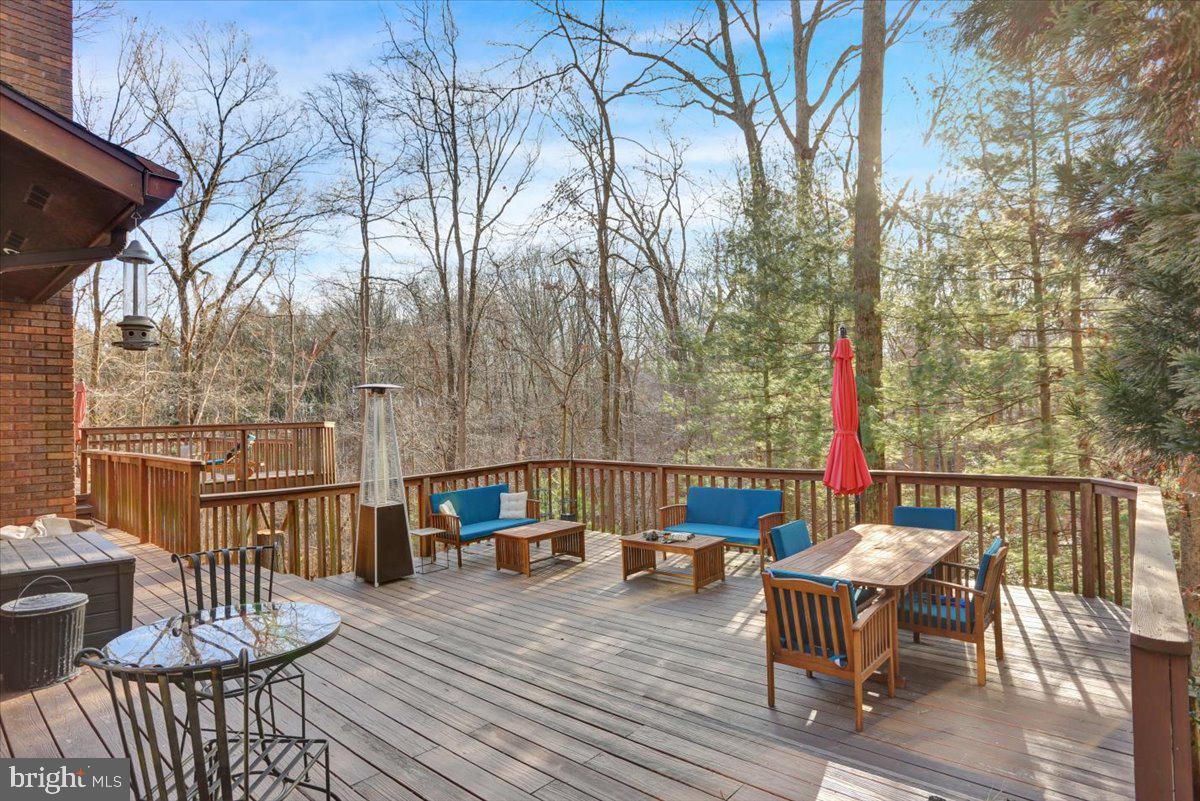 HESSIAN PINES - Residential