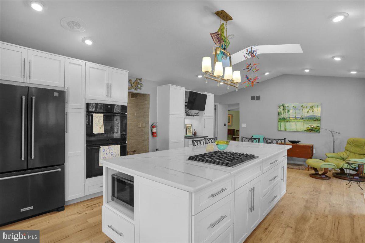 HESSIAN PINES - Residential