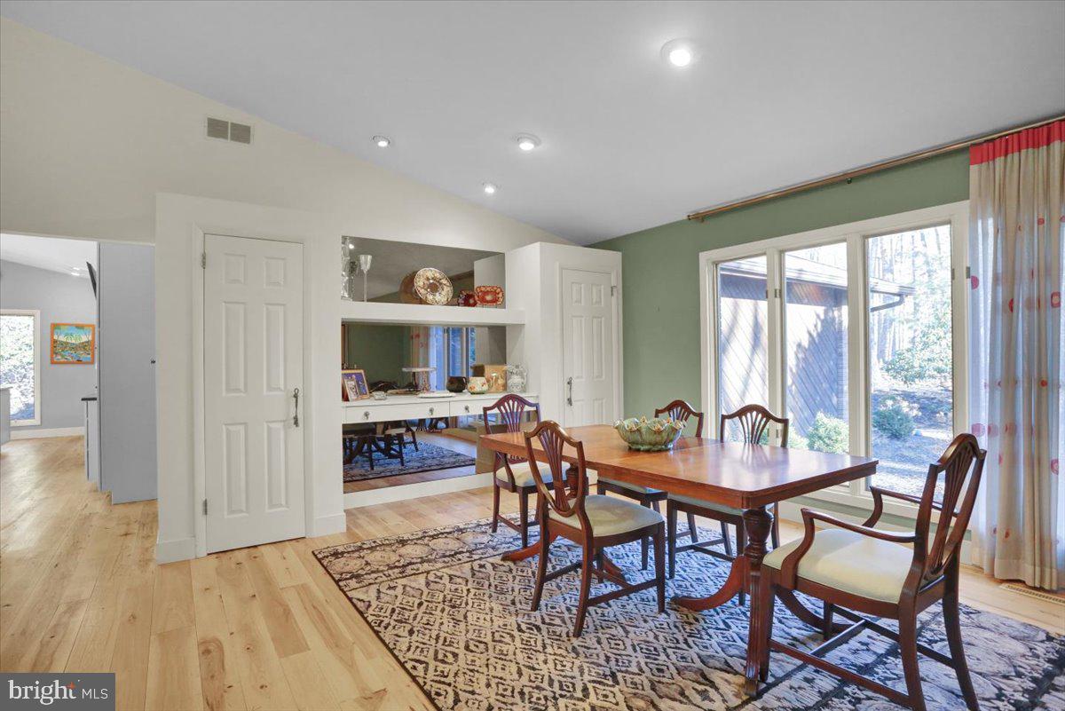 HESSIAN PINES - Residential