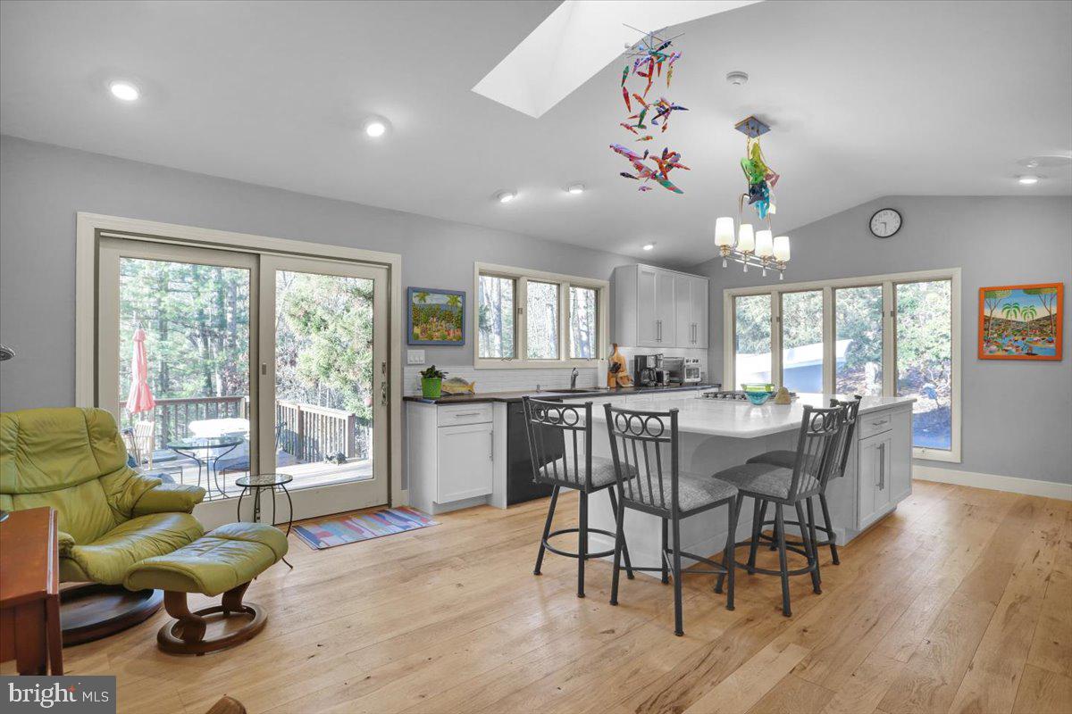 HESSIAN PINES - Residential