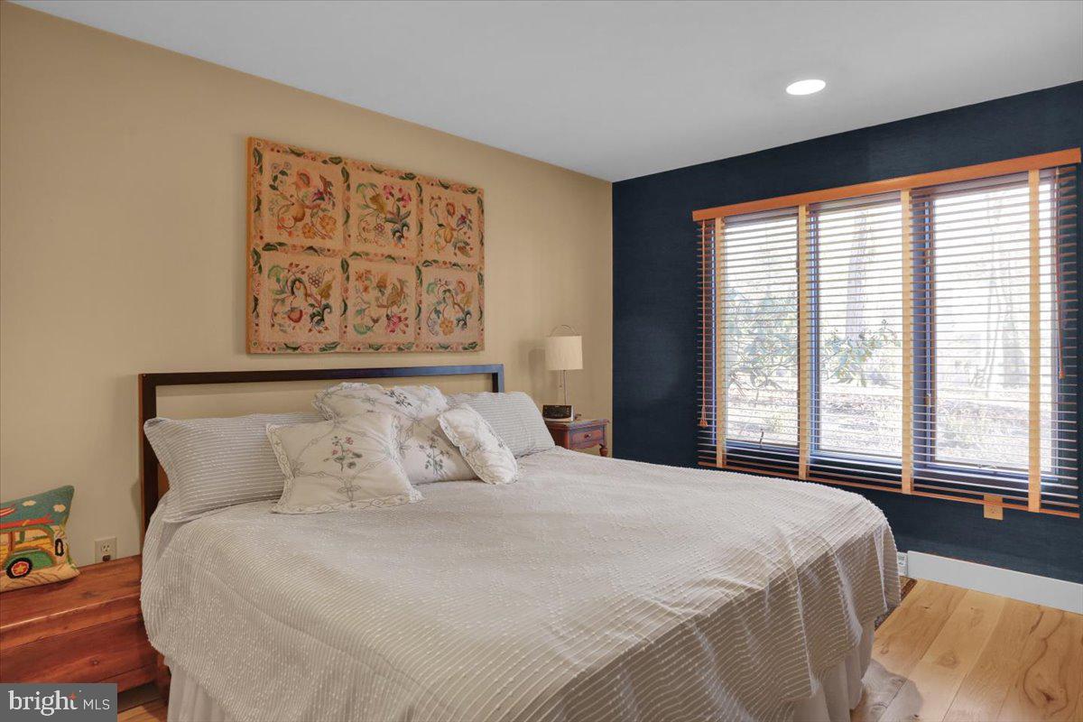 HESSIAN PINES - Residential