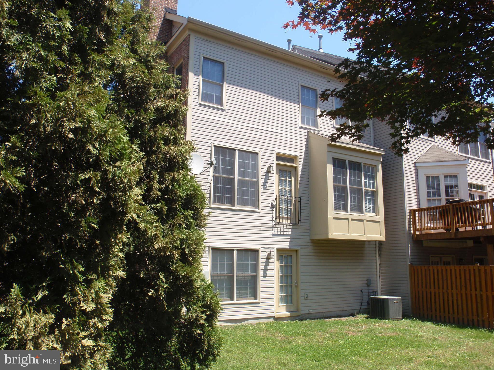 KINGSTOWNE - Residential Lease