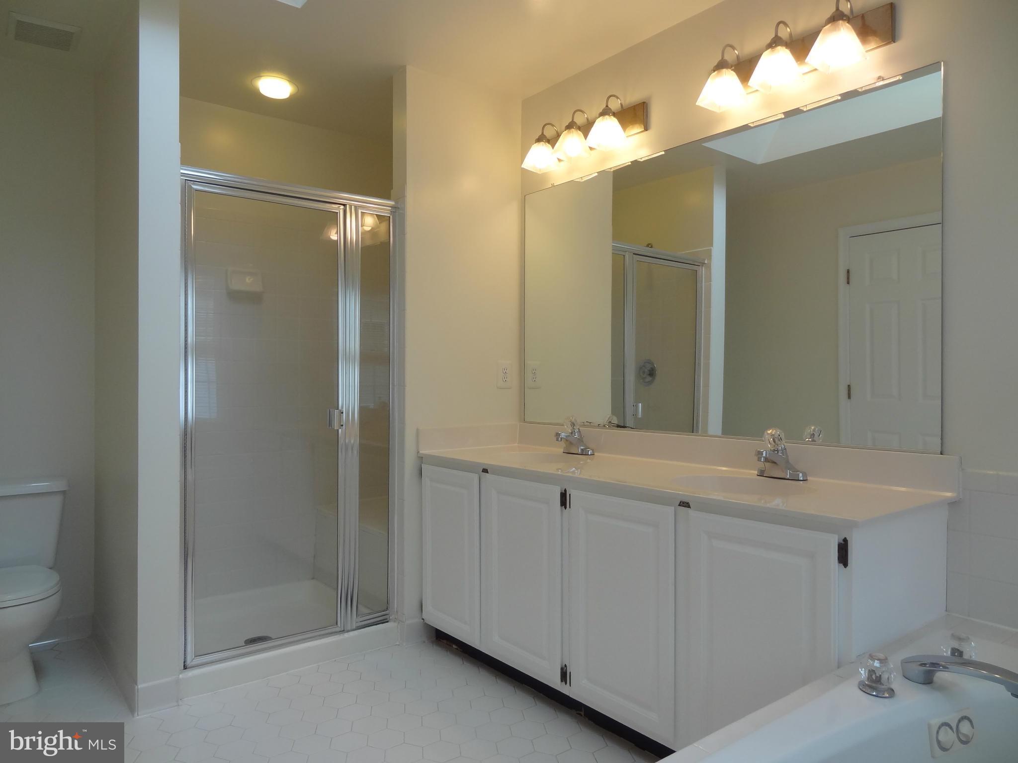 KINGSTOWNE - Residential Lease