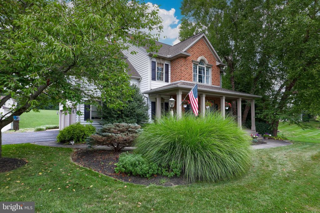 Photo of 17 FARMINGTON WAY, NEW PROVIDENCE, PA 17560 (MLS # PALA2039940)