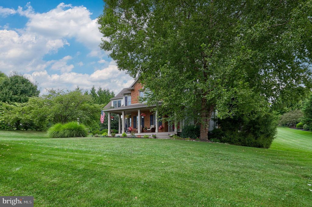 Photo of 17 FARMINGTON WAY, NEW PROVIDENCE, PA 17560 (MLS # PALA2039940)