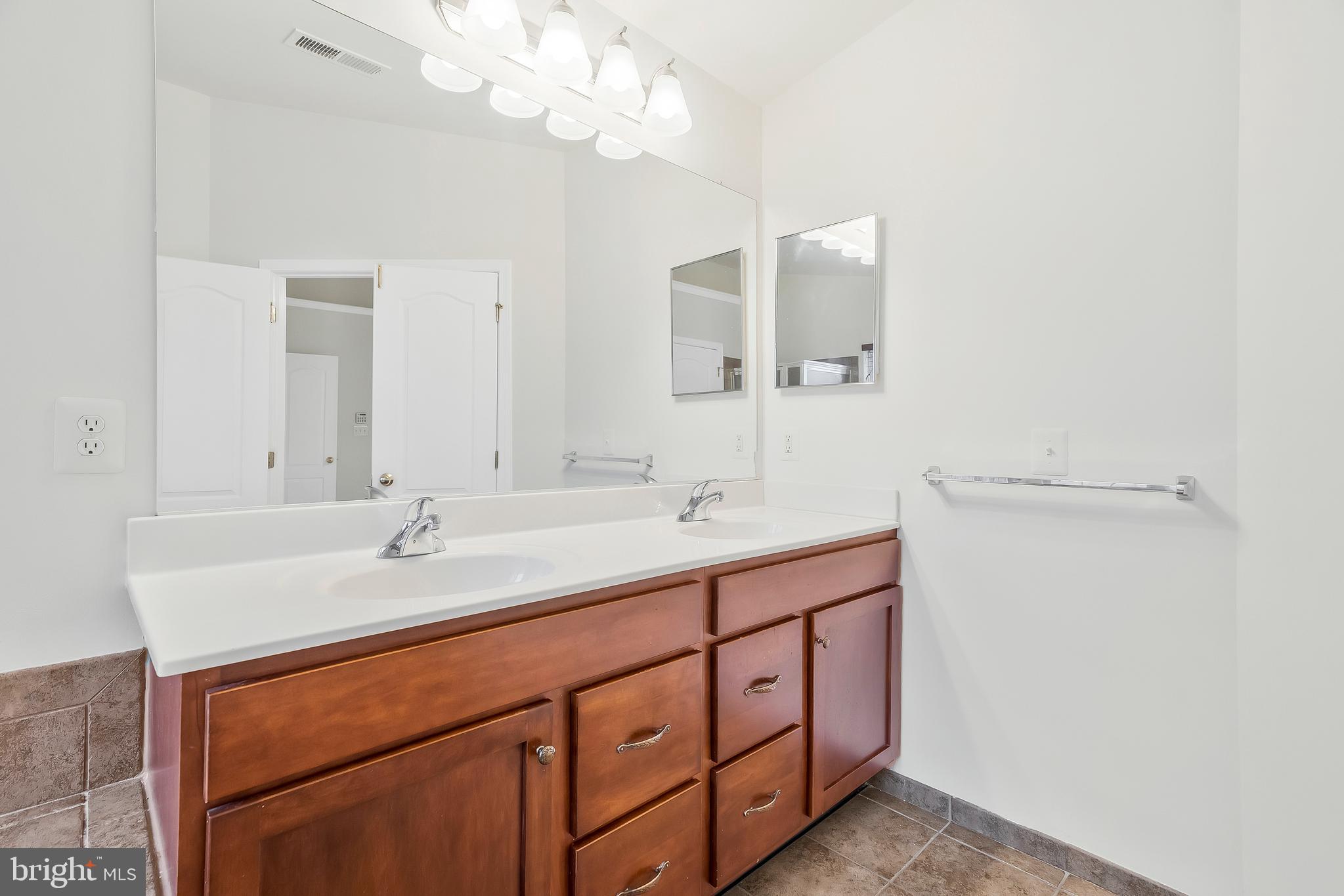 BELMONT COUNTRY CLUB - Residential