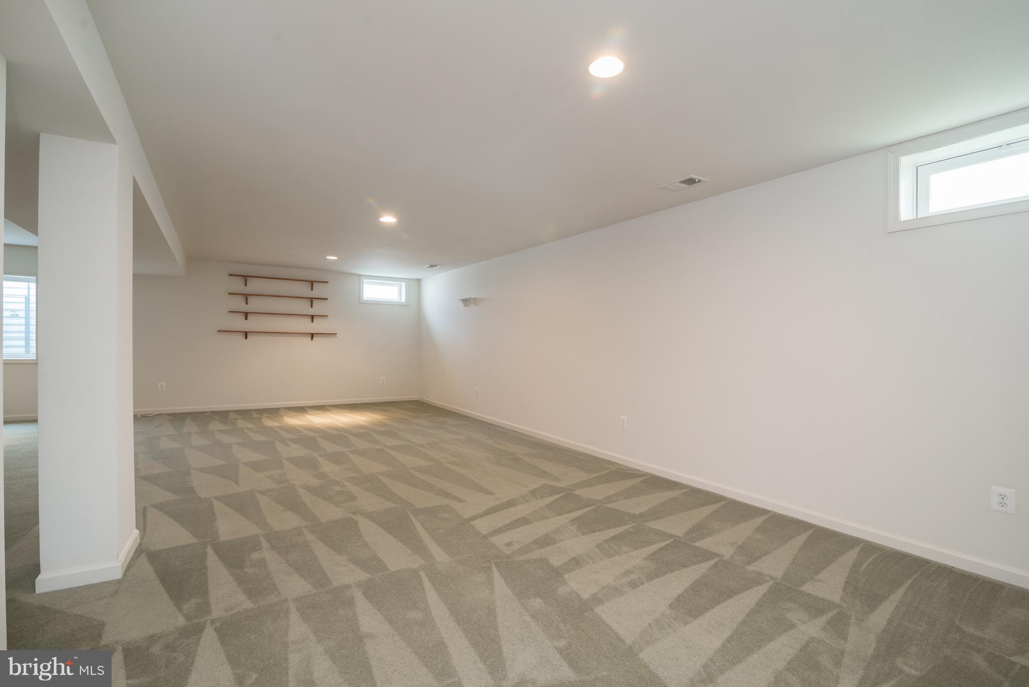 LAKELAND PLACE - Residential