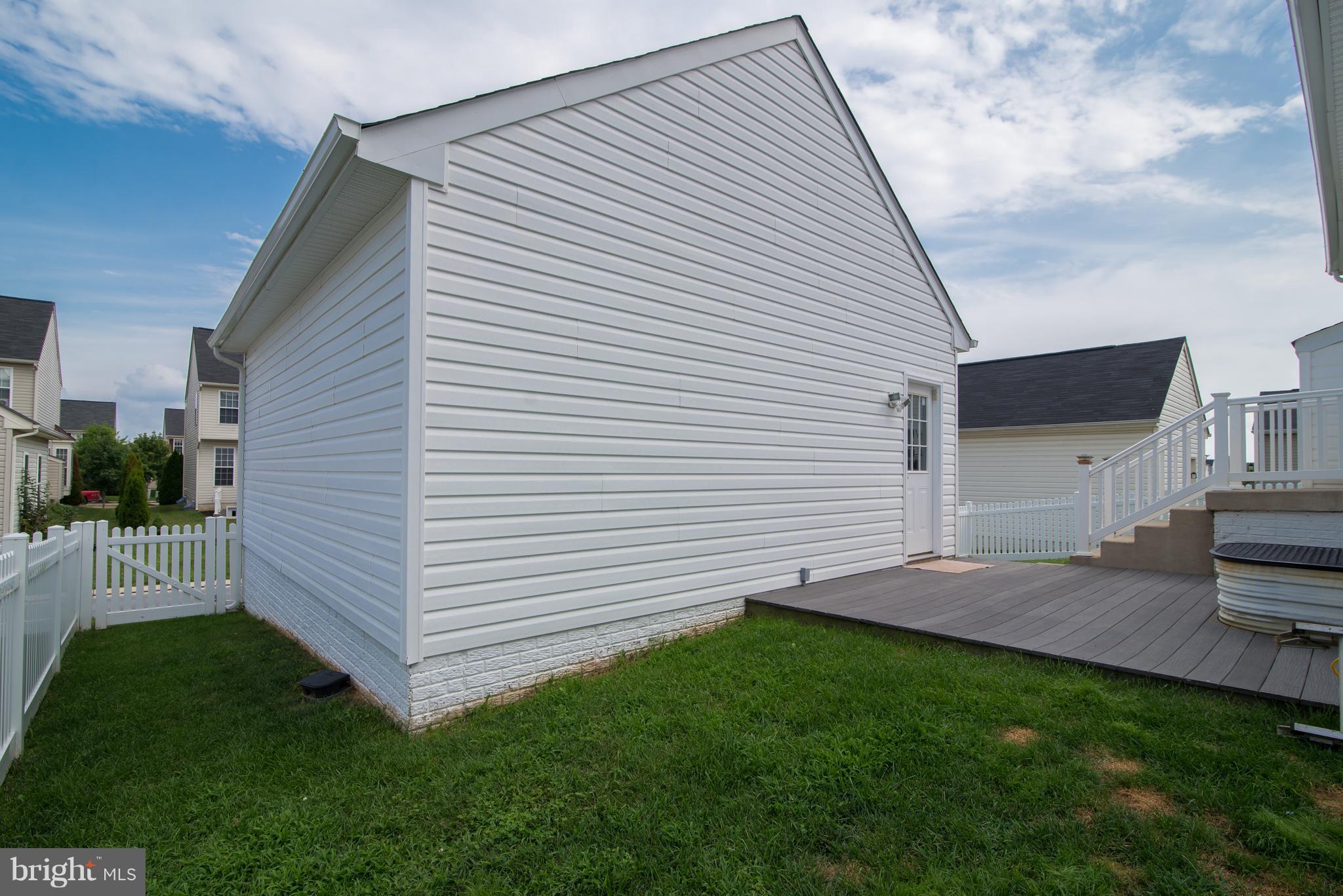 LAKELAND PLACE - Residential