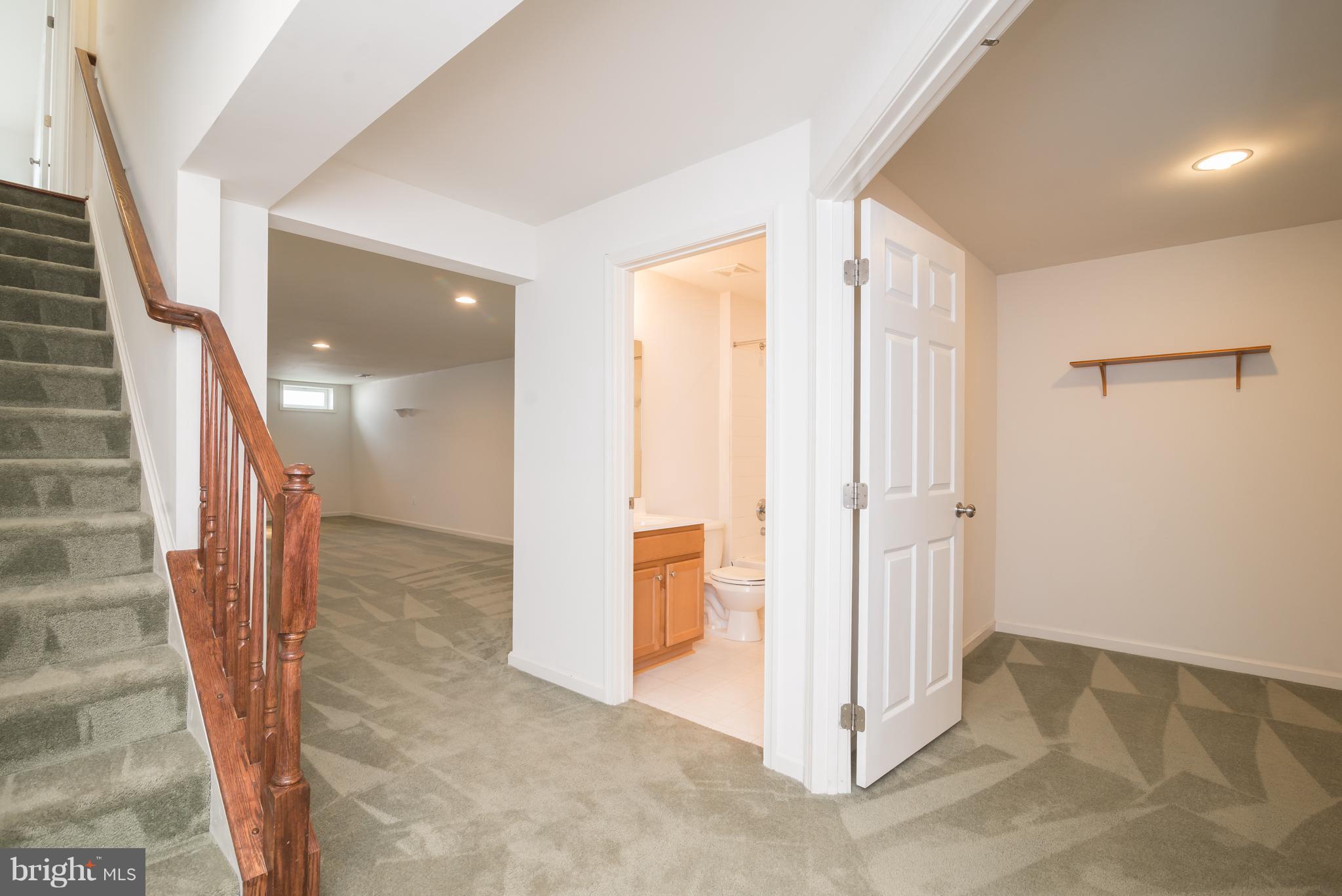 LAKELAND PLACE - Residential