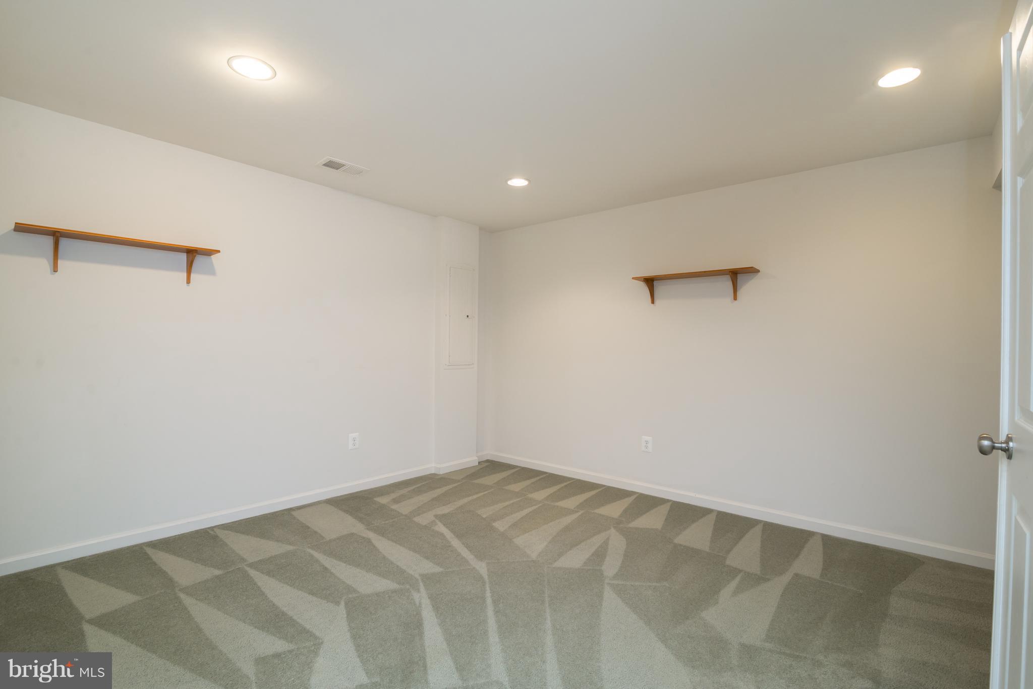 LAKELAND PLACE - Residential