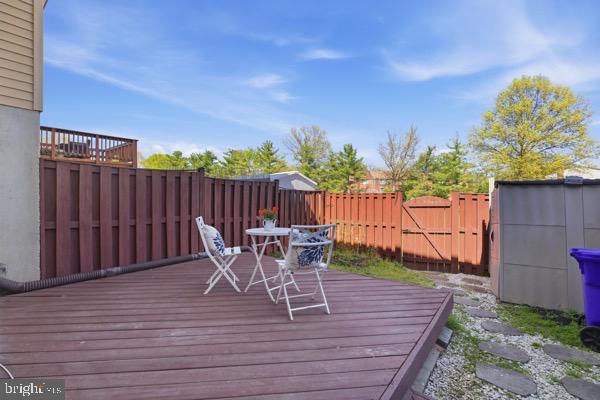 D EVEREUX WEST - Residential