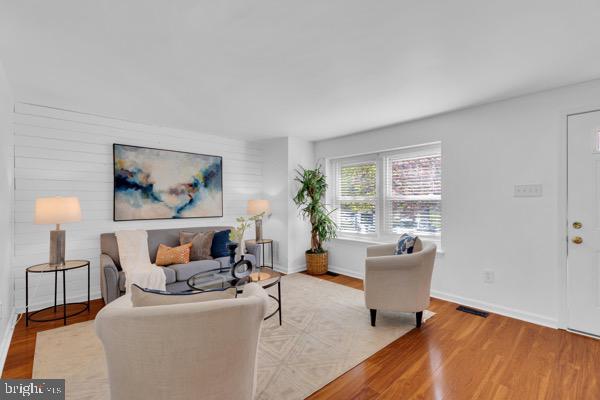 D EVEREUX WEST - Residential