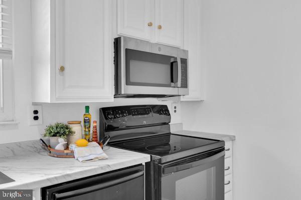 D EVEREUX WEST - Residential