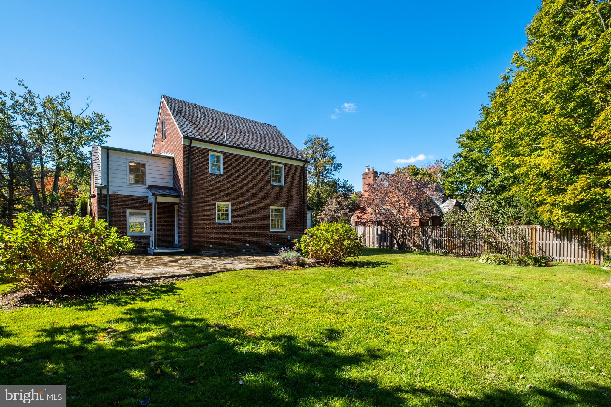 WOODSIDE PARK - Residential