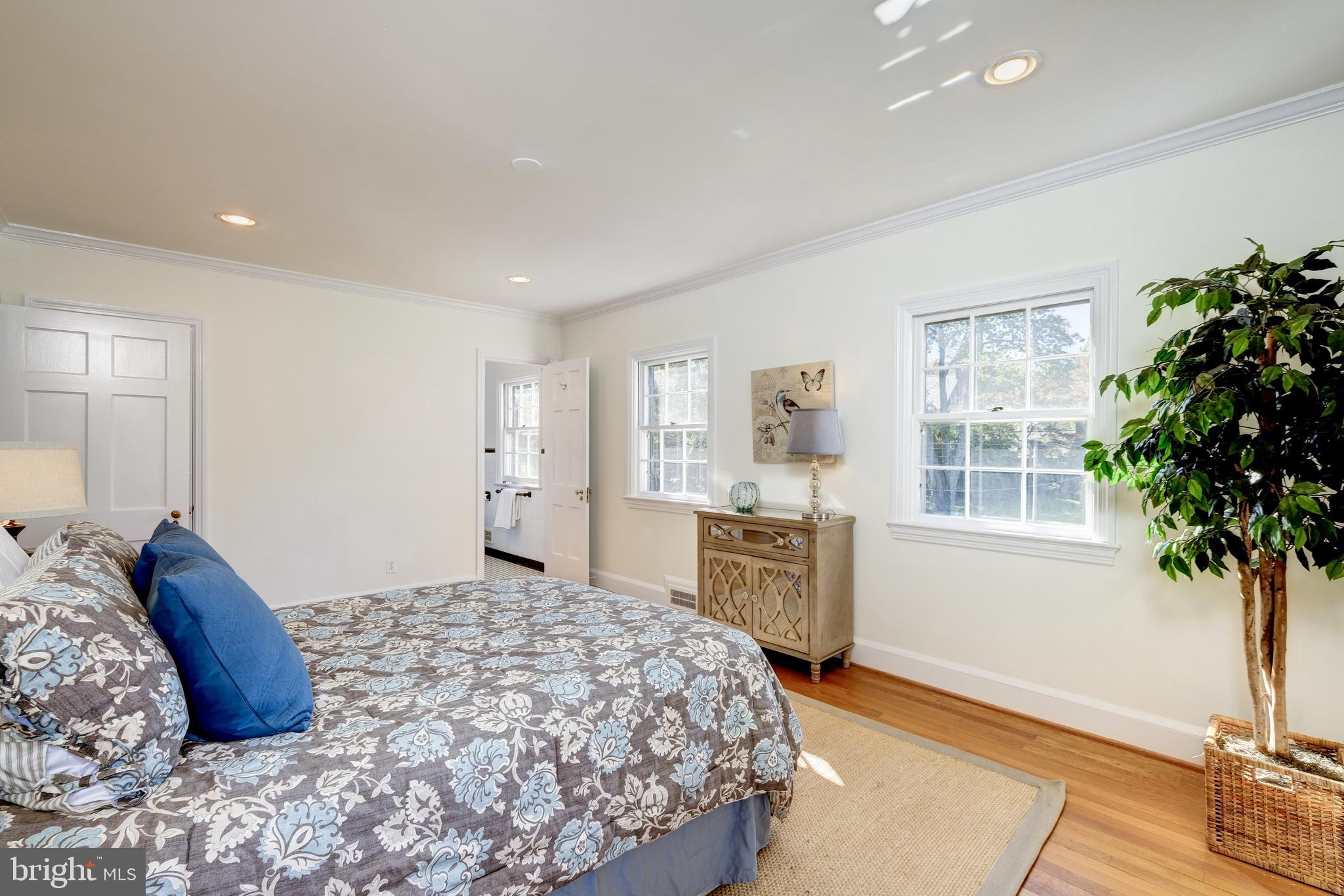 WOODSIDE PARK - Residential