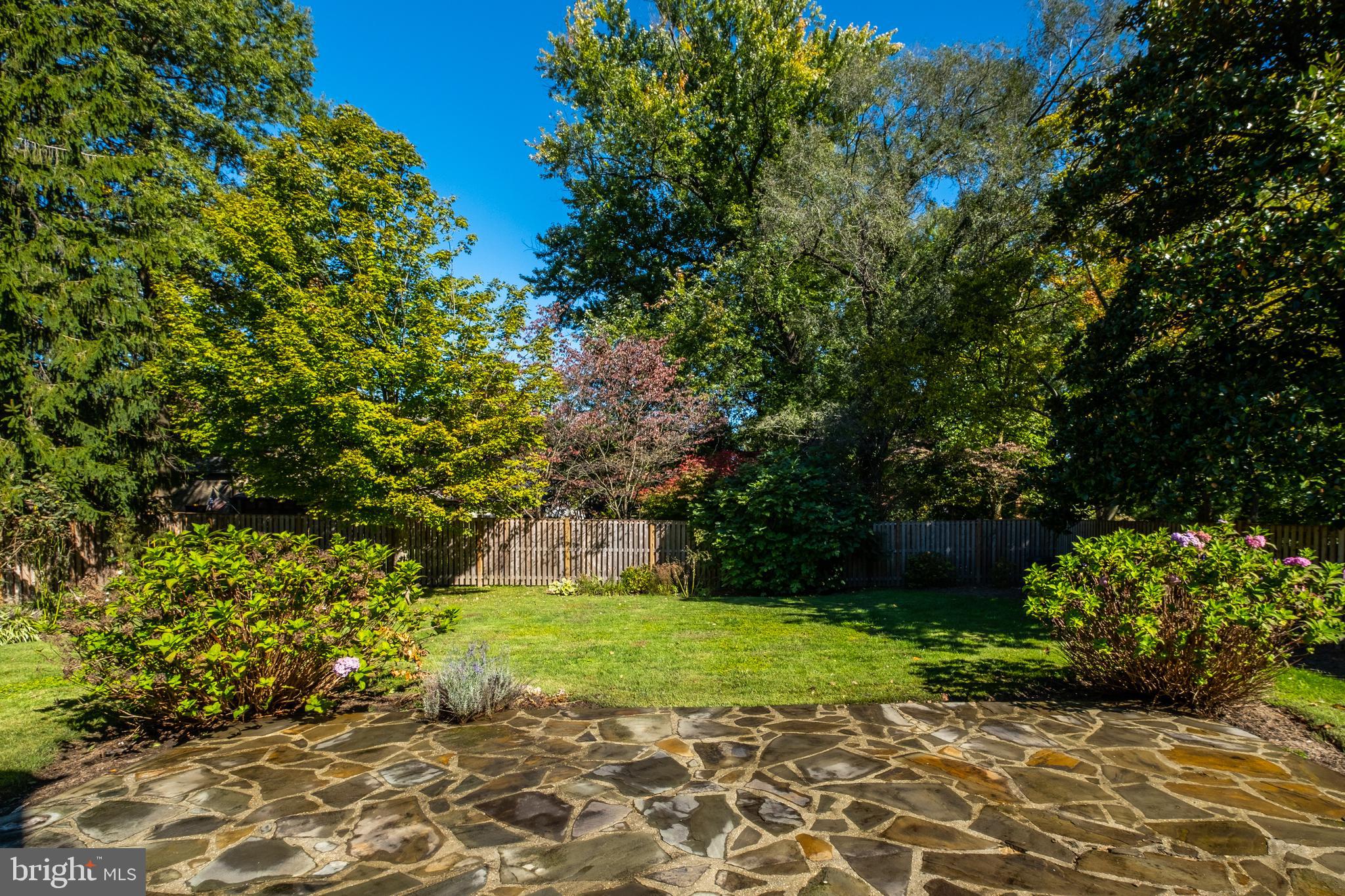 WOODSIDE PARK - Residential