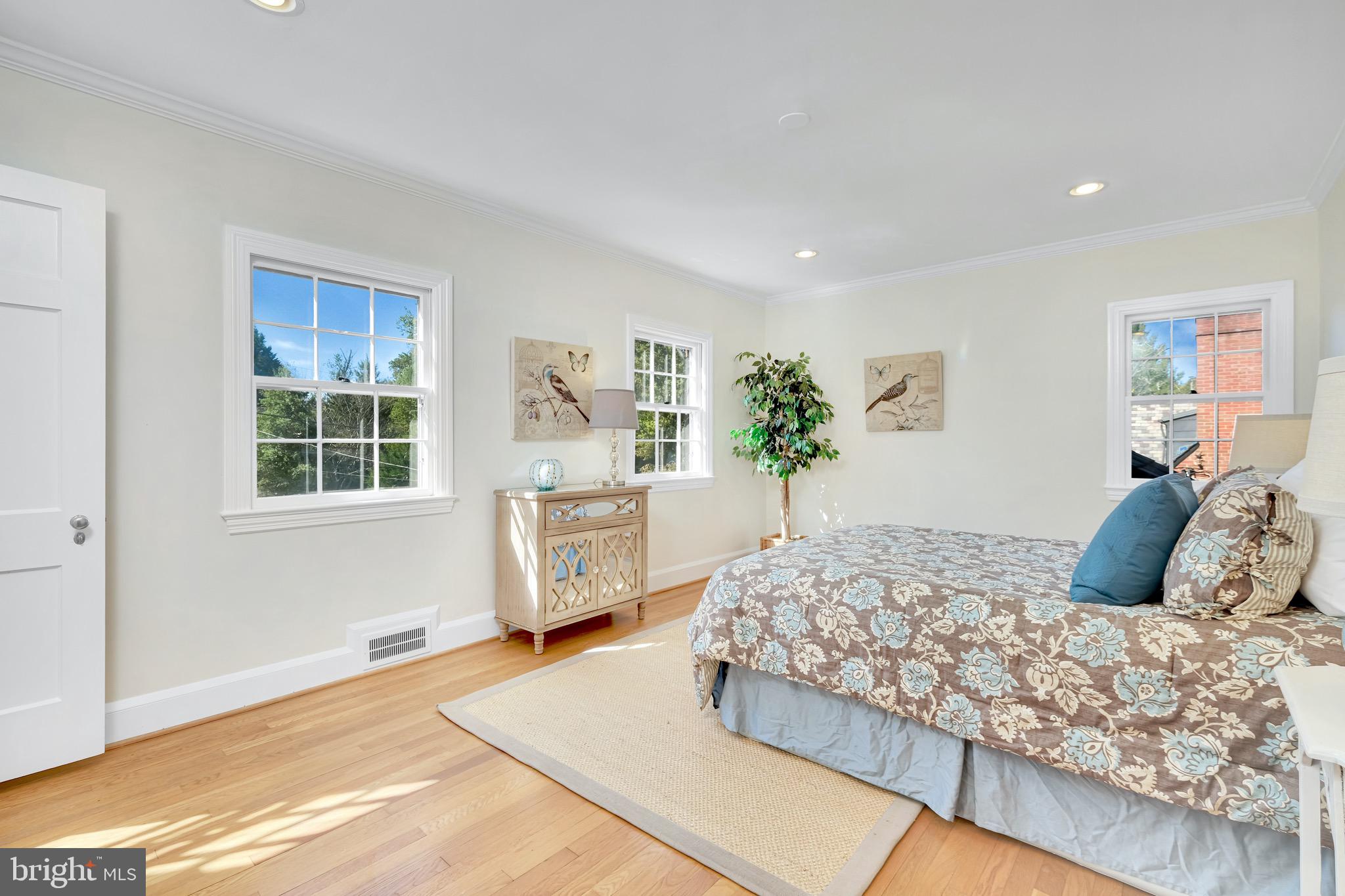 WOODSIDE PARK - Residential