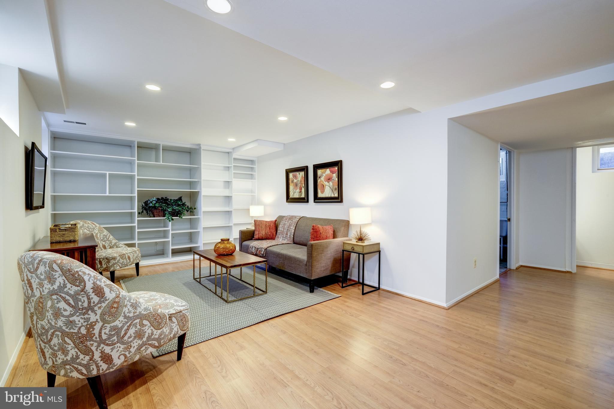 WOODSIDE PARK - Residential