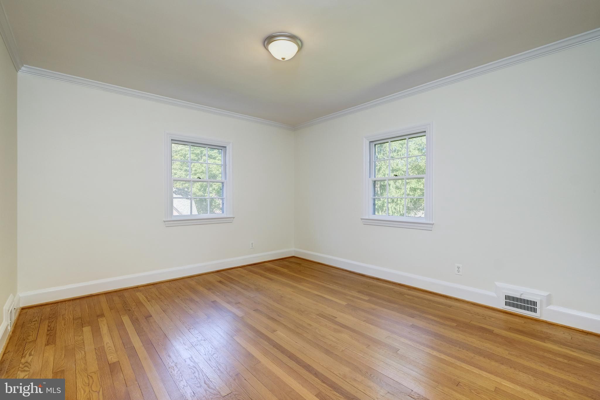 WOODSIDE PARK - Residential