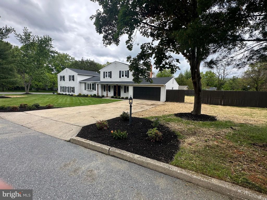 Photo of 2111 Sycamore Drive, HARRISBURG, PA 17112 (MLS # PADA2060066)