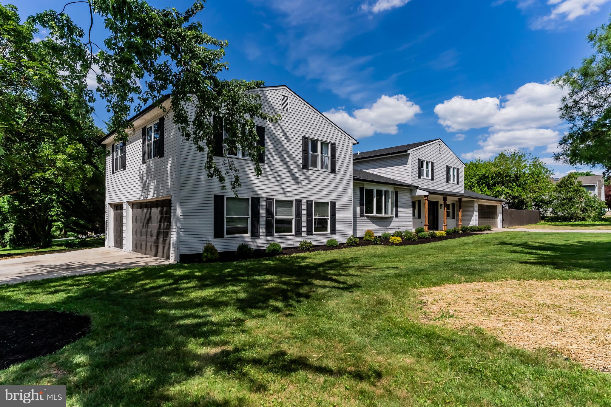 COLONIAL HILLS - Residential