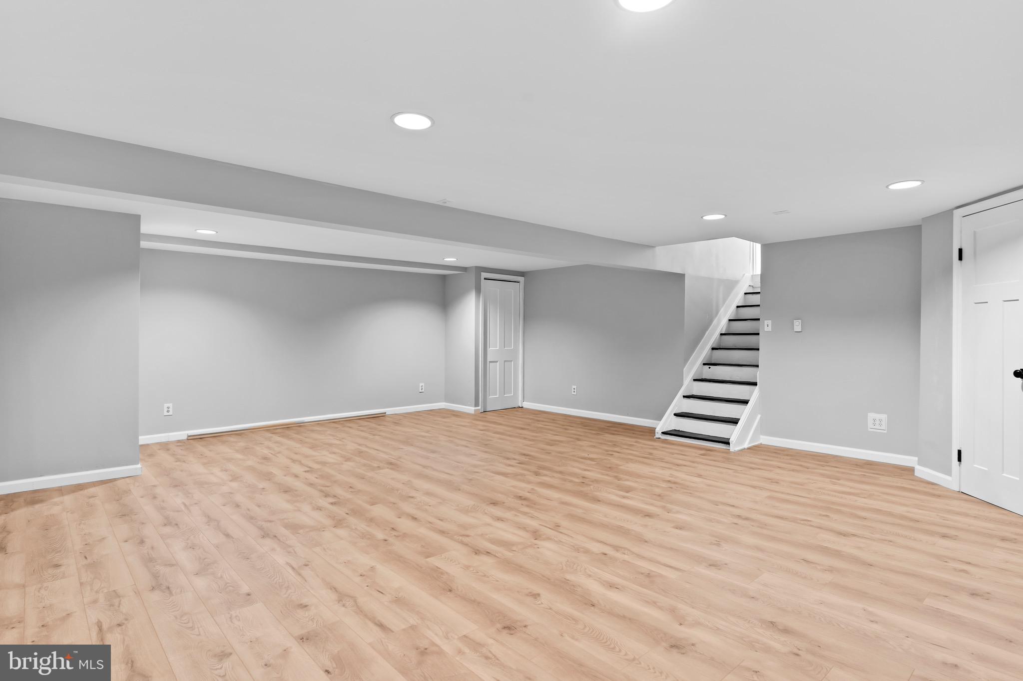 COLONIAL HILLS - Residential