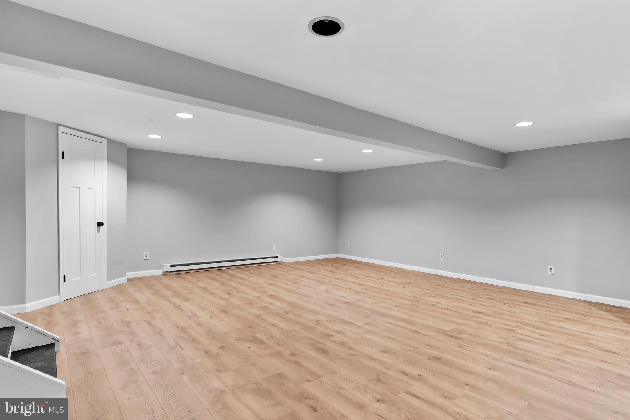 COLONIAL HILLS - Residential