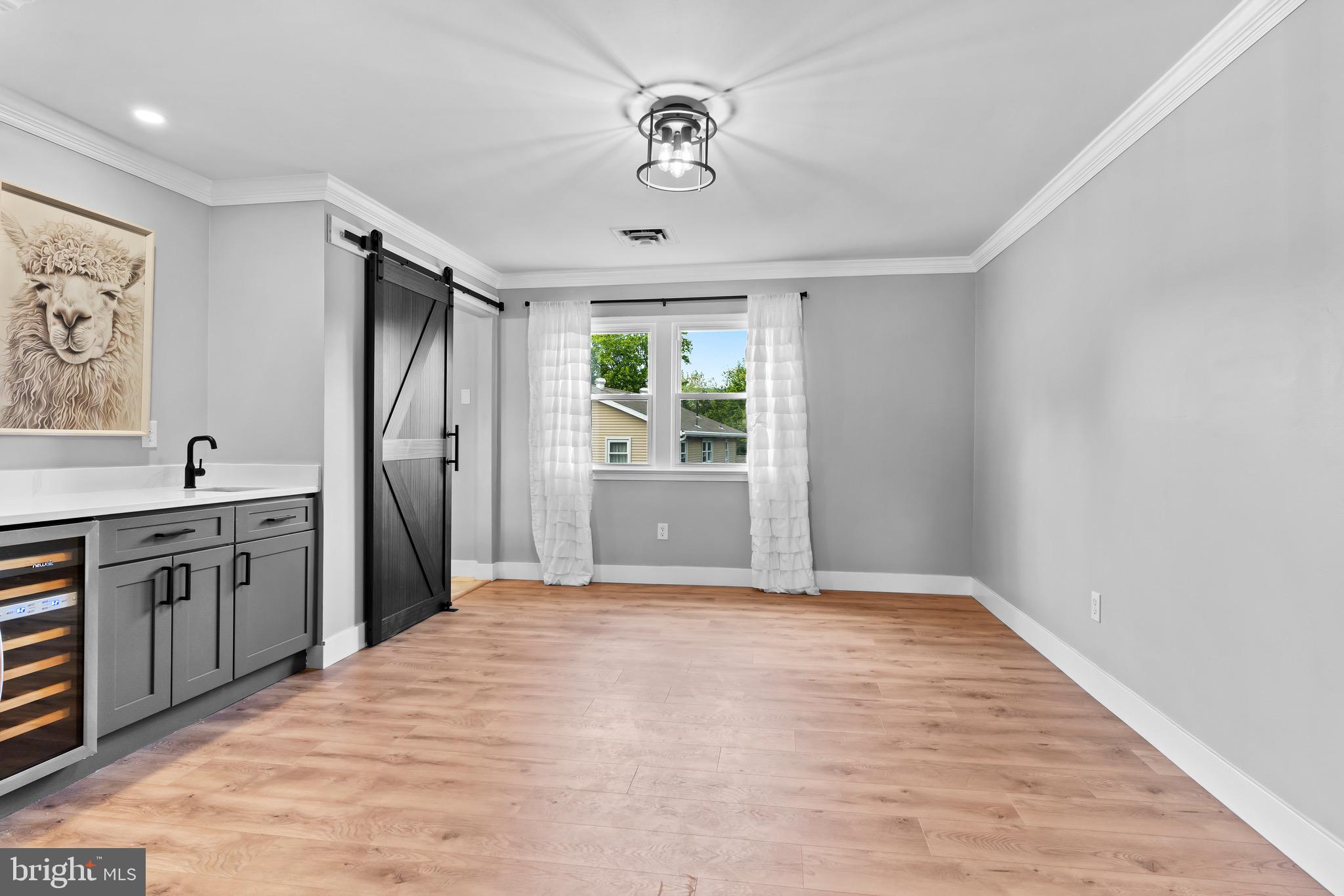 COLONIAL HILLS - Residential